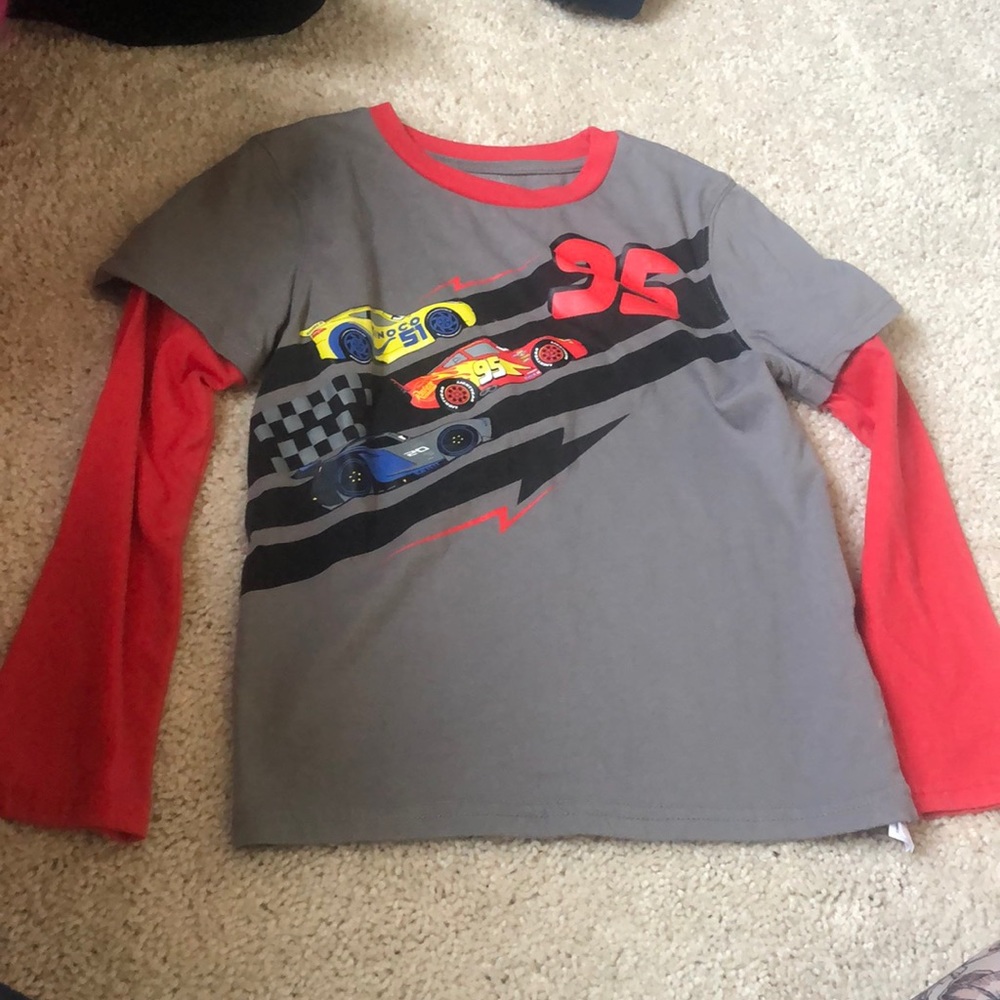 4 Disney shirts size a M 7-8 years old